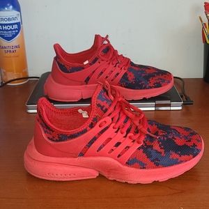 Zocavia Women's Sz. 8.5 (39) shoes lightweight, breathable red fabric